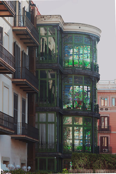 File:Rear facade of Casa LLeó Morera from Casa Batlló - Barcelona 2014.jpg