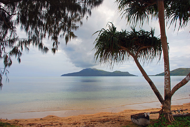 File:Round Efate (Vanuatu) trip, 26 Nov. 2006 - Nguna from Paonangisi Beach - Flickr - PhillipC.jpg