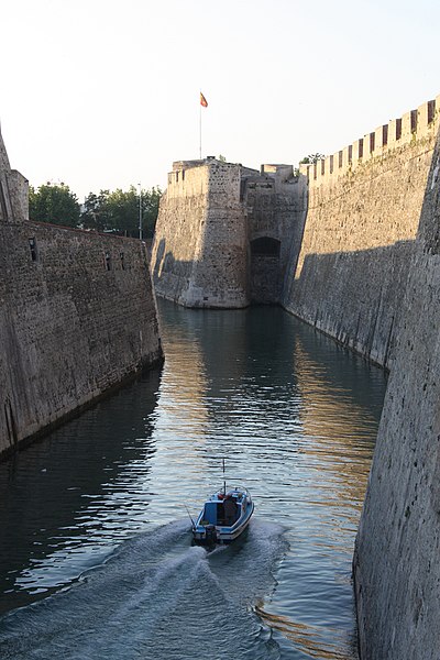 File:Royal Walls, Ceuta.jpg