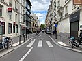 La rue Traversière vue depuis la rue de Lyon.