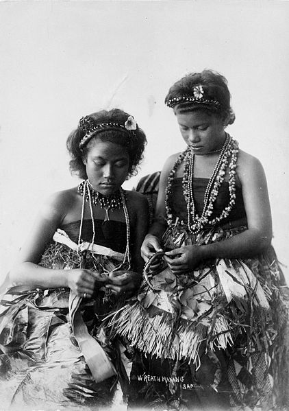 File:Samoan women in traditional clothing, making wreaths, ca. 1890s.jpg