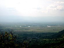 Ekifaanannyi kya Bundibugyo District ekyakubwa okuva munsozi za Rwenzori.