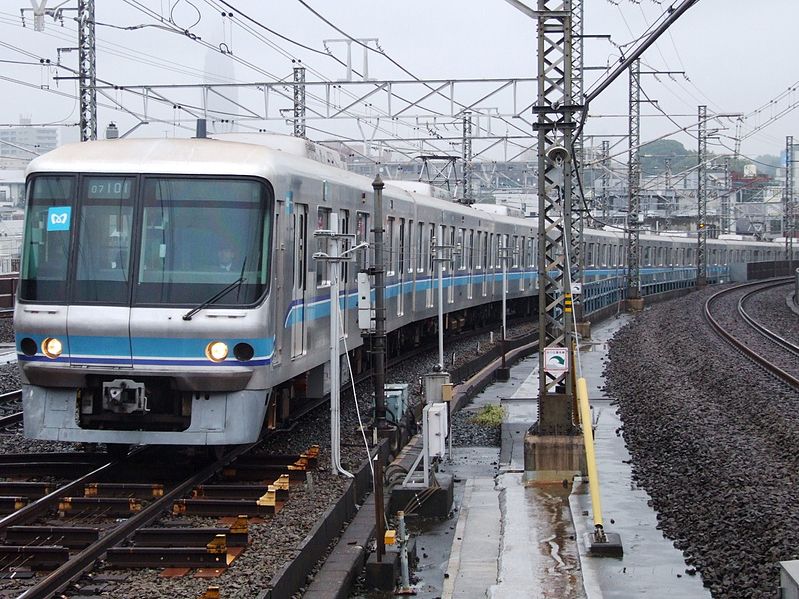 파일:Series 07 of Tokyo Metro Chiyoda Line.jpg