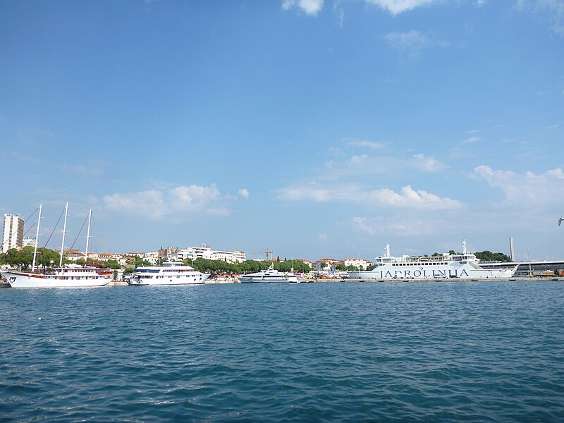 File:Ships in Split.jpg