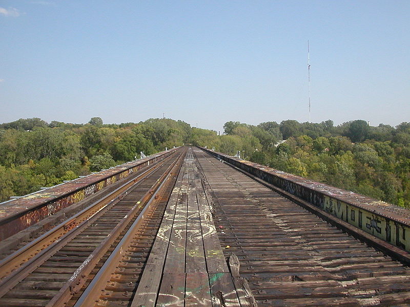 File:ShortLineBridgeTopDeck.JPG