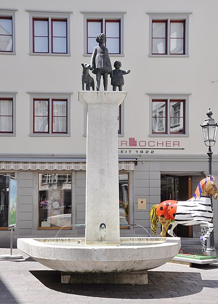 File:St Gallen Aepliplatz Brunnen 01.jpg