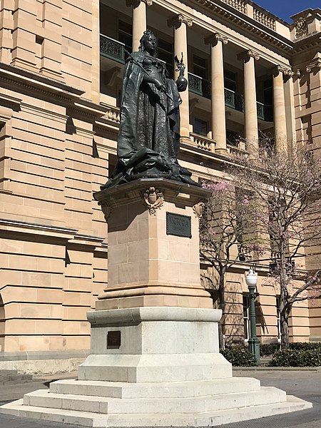 File:Statue of Queen Victoria, Brisbane 06.jpg