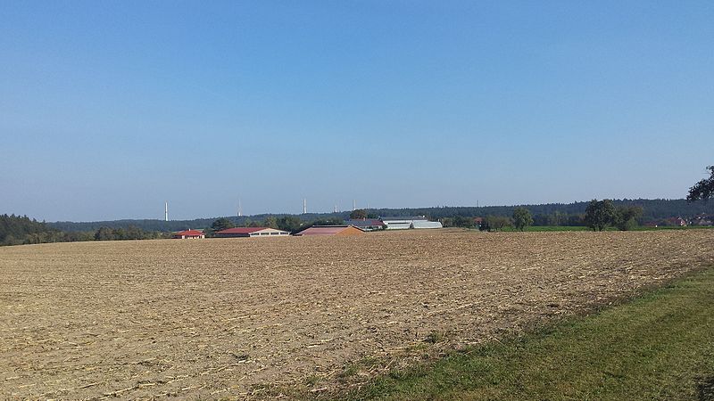 File:Stimpfach-Connenweiler-Rechenberg with the new wind farm "Ellwanger Berge" behind.jpg