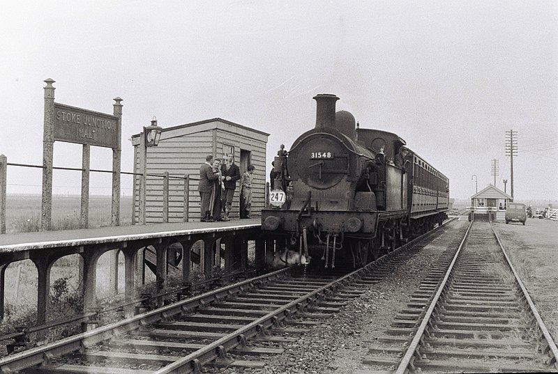 File:Stoke Junction Halt station (1958).JPG