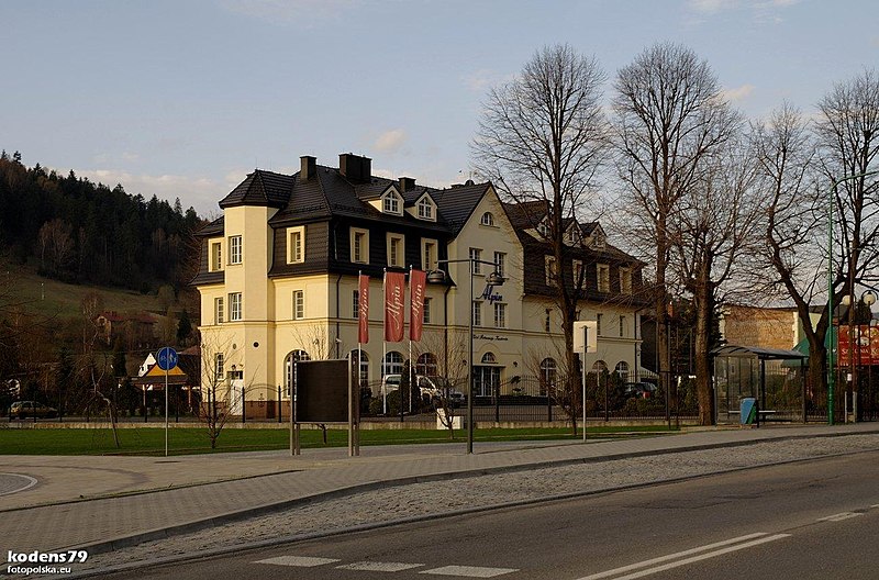 File:Szczyrk, Hotel Alpin - fotopolska.eu (301149).jpg