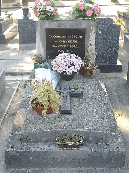 File:Tombe Cécile Sorel, Cimetière du Montparnasse.jpg