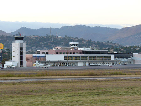 Toncontin Airport, Tegucigalpa. ToncontinTerminal.jpg