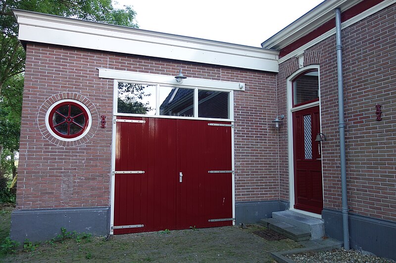 File:Troostwijk, garage, Berkhout.jpg