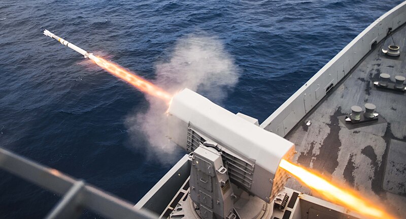 File:USS Green Bay conducts a live-fire exercise. (29700091152).jpg