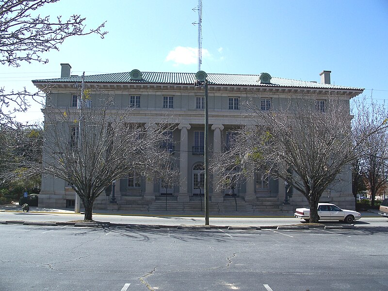 File:Valdosta GA Comm Hist Dist City Hall03.jpg