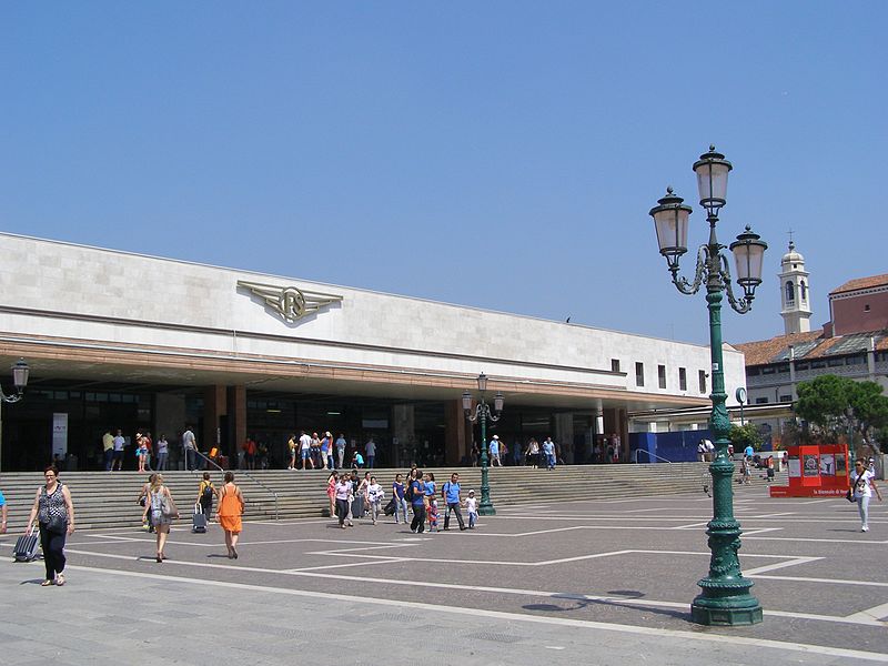 File:Venezia dworzec Santa Lucia.jpg