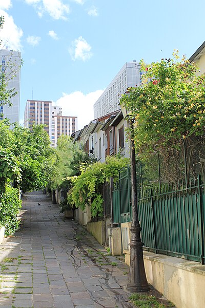 File:Villa de Bellevue, Paris 1 July 2012.jpg