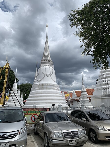 File:WatRajsiddharam Bangkok วัดราชสิทธาราม 03.jpg