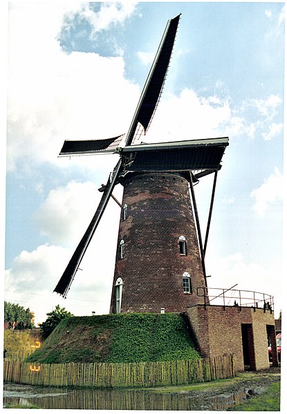 File:Windmolen Heirbrugmolen - 324529 - onroerenderfgoed.jpg