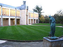 Wolfson College, Cambridge (2).jpg