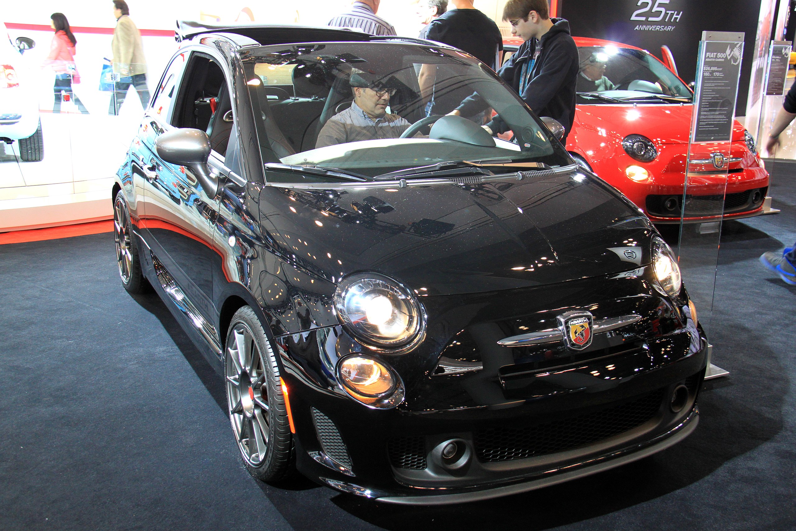 Wiskundige schaal Auroch File:"14 - ITALIAN Sports car - Fiat 500 c Abarth at the 2014 New York  International Auto Show black coupé.jpg - Wikimedia Commons