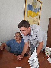 Член ГО «Вікімедіа Україна» Віктор Семенюк проводить вікітренінг у селі Стара Прилука (Вінницька область)