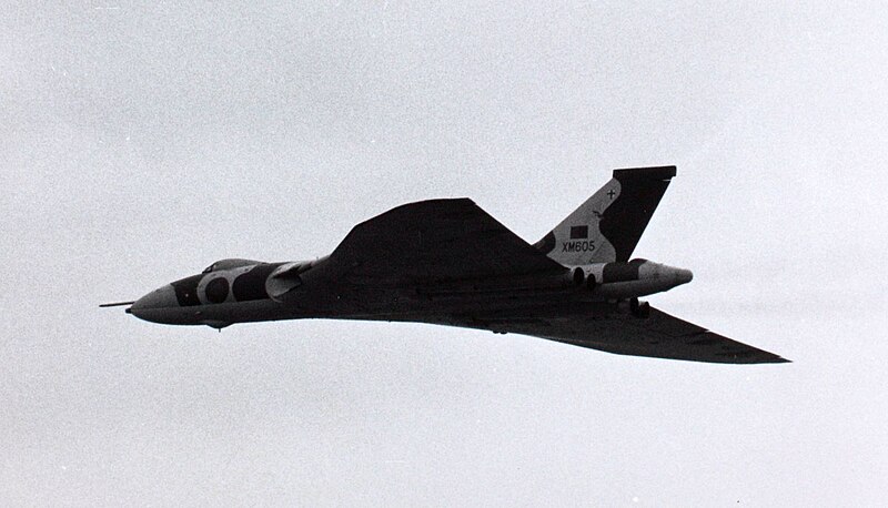 File:15 Avro Vulcan XM605 (15650243899).jpg