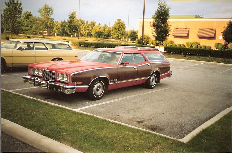 File:1974 Mercury Montego MX Villager.jpg