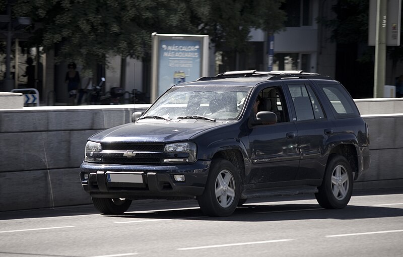 File:2003 Chevrolet Trailblazer (6323114547).jpg