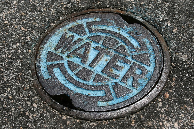 File:2008-08-04 Water access lid in Woodcroft.jpg