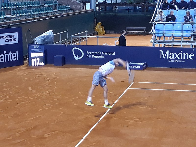 File:2021 Uruguay Open (tennis) - Round 2 Hugo Dellien vs Timofey Skatov - 06.jpg
