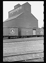 Thumbnail for File:6 Litchfield Minnesota, Great Northern Railway Train Cars, FSA 1939.jpg