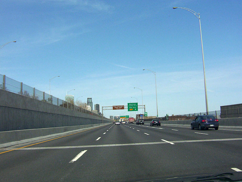 File:720-rue-guy-exit-east.jpg