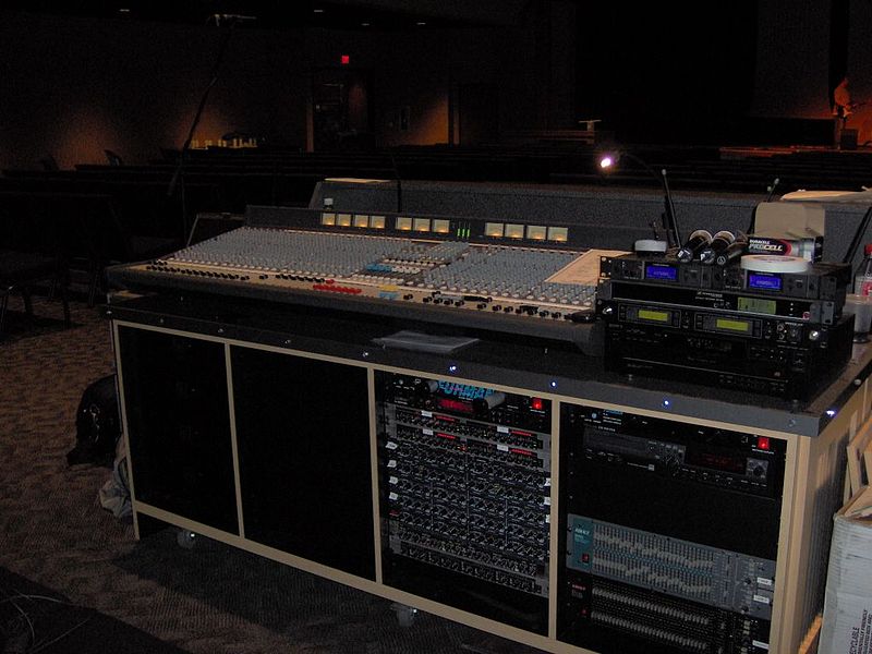 File:A&H ML3000, MYC FOH, Word of Life Church.jpg