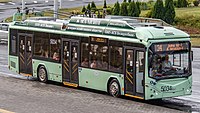 English: AKSM-32100D trolleybus running on batteries (note the trolley booms are down). Minsk, Belarus Беларуская: Тралейбус АКСМ-32100D падчас працы на батарэях. Мінск, Беларусь Русский: Троллейбус АКСМ-32100D во время поездки на батареях (штанги опущены). Минск, Беларусь