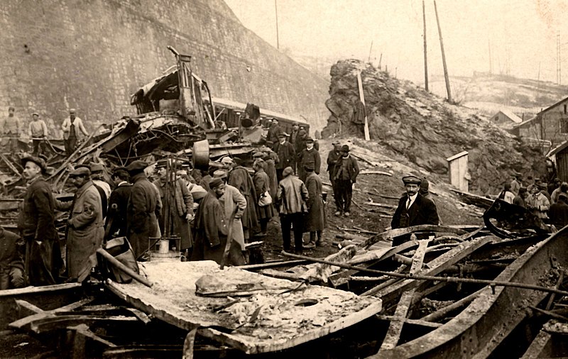 Fichier:Accident-Saint-Michel-de-Maurienne-Décembre-1907.jpg