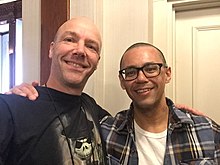 Alan Baxter (kiri) dengan penulis Amerika, Victor LaValle, di StokerCon, Providence, RI pada bulan Maret 2018