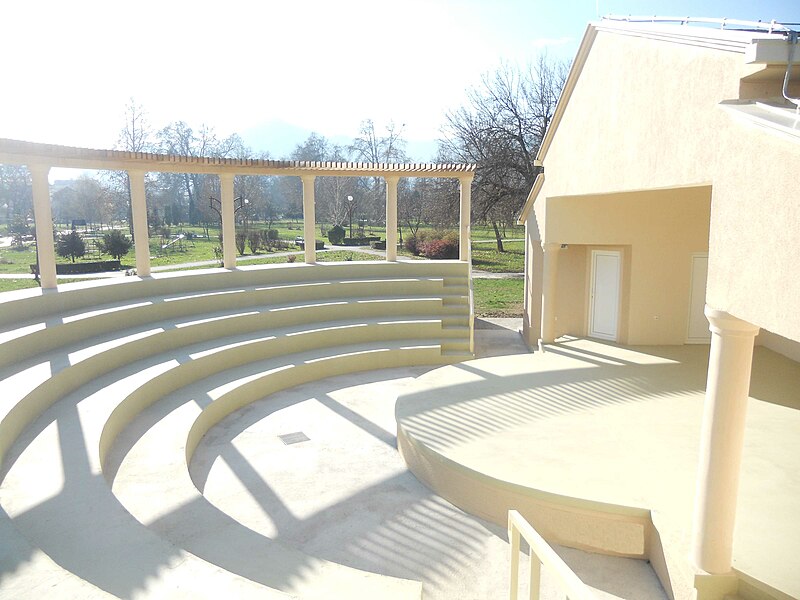 File:Amphitheatre in Strumica.jpg