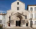 Façade de la cathédrale Saint Trophime