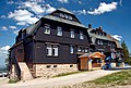 English: Auersberg mountain hotel Deutsch: Berghotel auf dem Auersberg