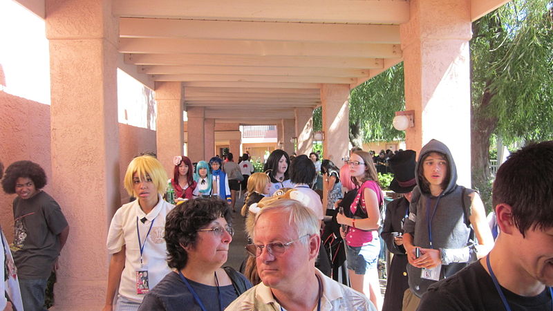 File:Autograph line at Sac-Anime 2010 3.JPG