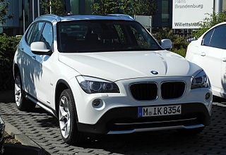 File:BMW X1 xDrive23d (E84) – Frontansicht, 2. Juli 2011