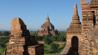 Bagan, Myanmar, Htilominlo Temple and other Buddhist stupas in Bagan plain.jpg
