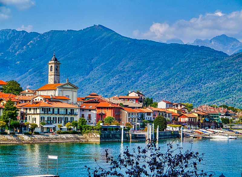 File:Baveno Vista sul Lago Maggiore e Baveno 6.jpg