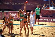 Deutsch: Beachhandball bei den Olympischen Jugendspielen 2018; Tag 4, 10. Oktober 2018; Mädchen, Vorrunde, Gruppe A - Ungarn-Chinese Taipei (Taiwan) 2:0 English: Beach handball at the 2018 Summer Youth Olympics at 10 October 2018 – Girls Preliminary Round Group A‎ – Hungary-Chinese Taipei 2:0