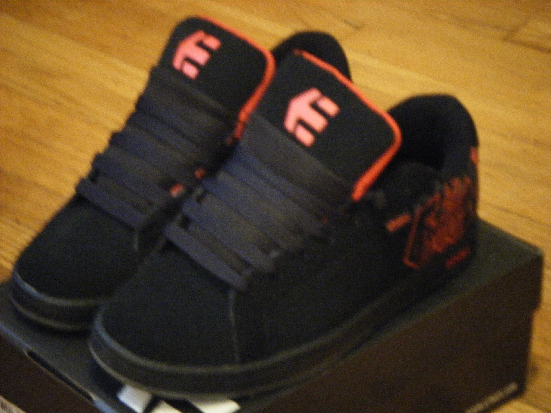 etnies – Wikipedia