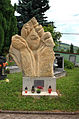 Čeština: Plastika „Květ života“ na hřbitově v Boleboři. Autor: Roman Křelina, 2010. English: Cemetery memorial in Boleboř, Czech Republic