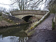 Stone-built roving bridge on the Macclesfield Canal Bridge 29 Macclesfield Canal.jpg