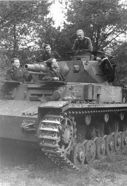 File:Bundesarchiv Bild 101I-124-0216-11, Im Westen, Panzer IV.jpg