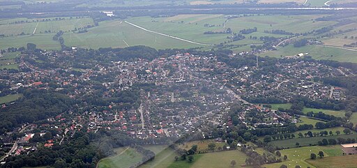 Burg (Dithmarschen) Luftaufnahme 2